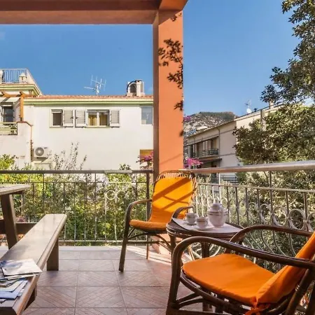 Locazione Turistica Casa Pineta 2 *